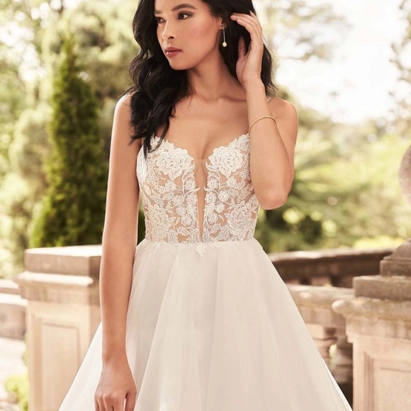 Wedding Dress for Sale! - Picture 6 of 6